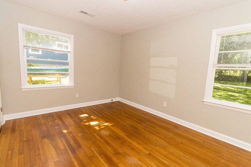 Building Photo - 26 Paulmar Dr