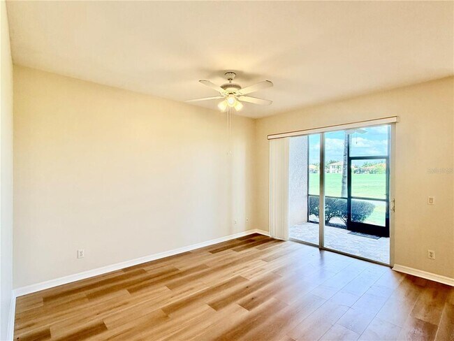 Building Photo - 819 Fairwaycove Ln