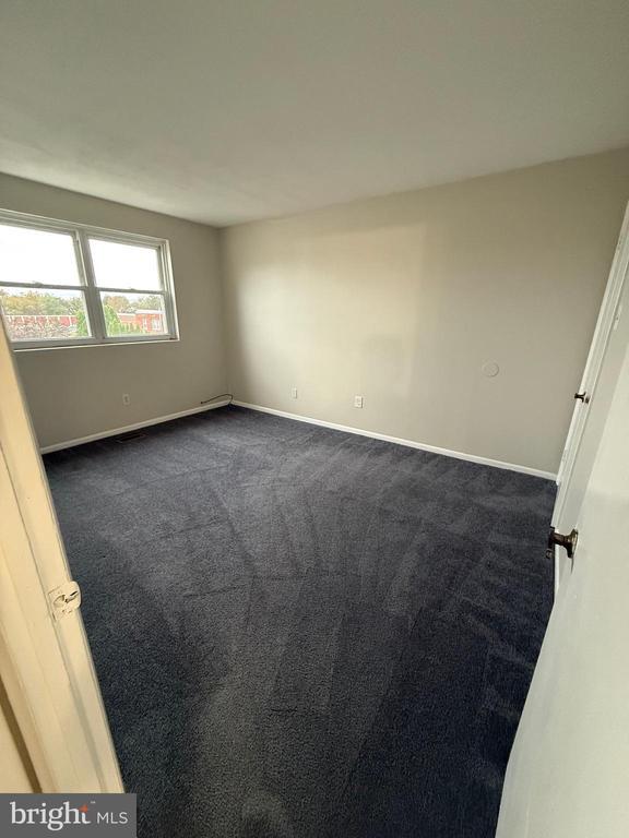 Building Photo - 3362 Fairdale Rd