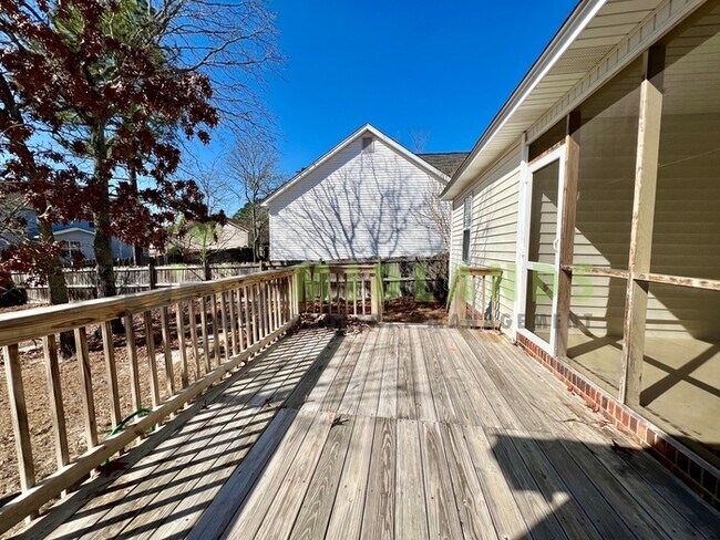 Building Photo - 5 Bridle Path Court