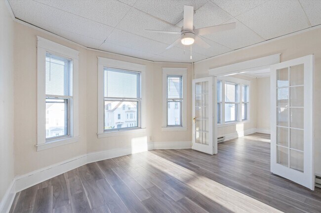 Building Photo - 462 Dubuque St