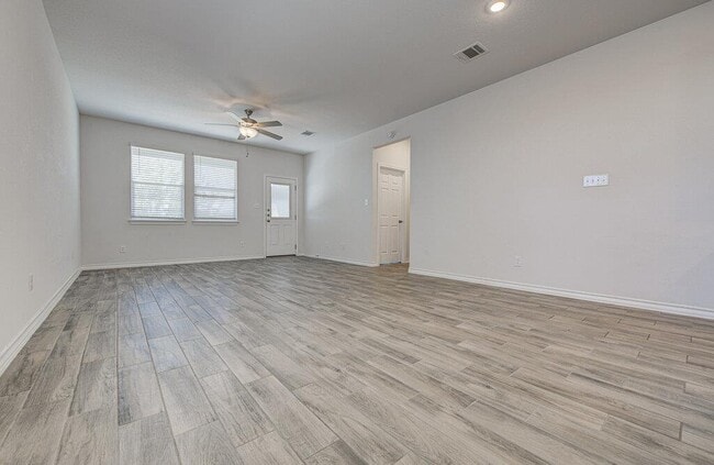 Building Photo - 196 Pepperbark Loop