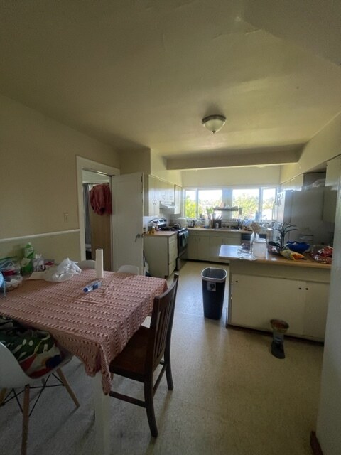 kitchen - 5231 12th Ave NE