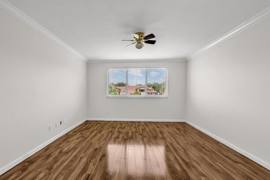 Building Photo - 12571 NW 57th Ct