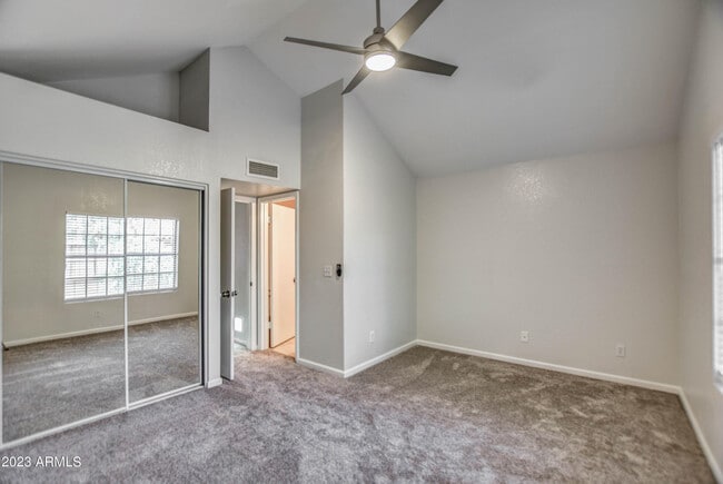 Building Photo - 4901 E Kelton Ln
