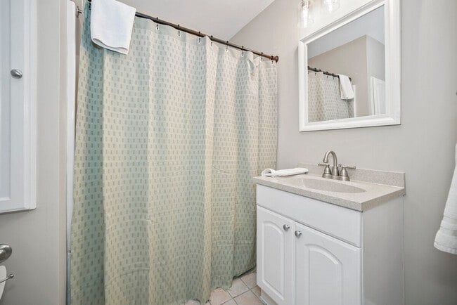 Building Photo - 370 Hanover St