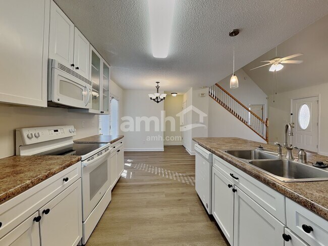 Building Photo - 5420 Springhouse Farm Rd