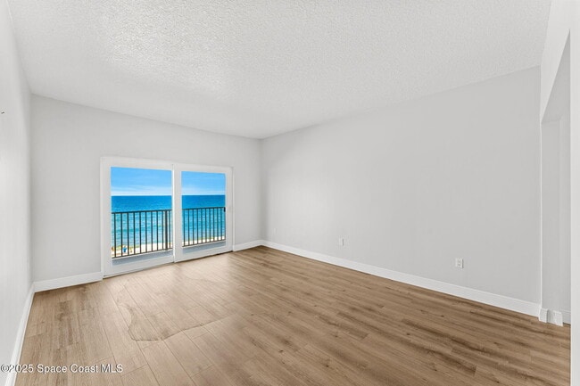 Building Photo - 3037 Jimmy Buffett Mem Hwy