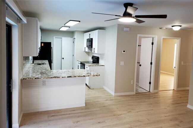 Building Photo - 4284 Everett Ave