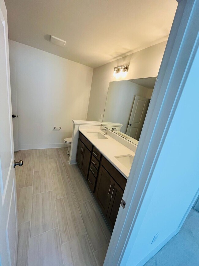 Building Photo - 15321 Sunray Aly