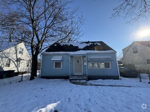 Building Photo - Available Now - 2552_RENWOOD