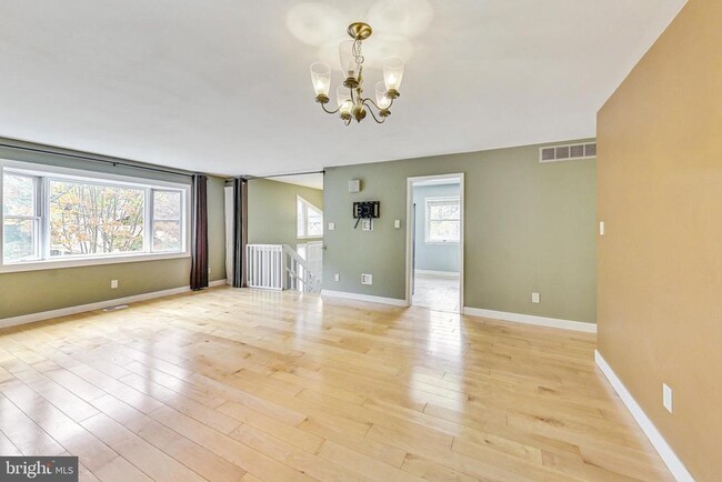 Building Photo - 412 Walnut Dr