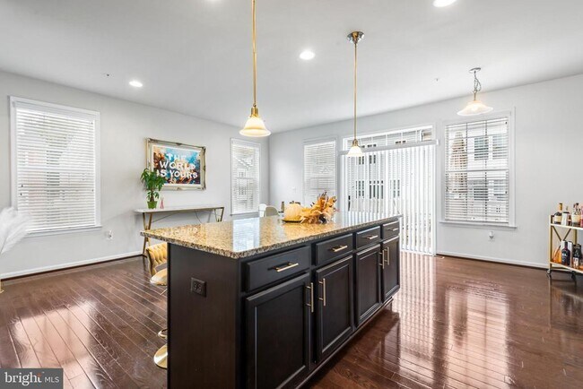 Building Photo - 5000 Forest Pines Dr