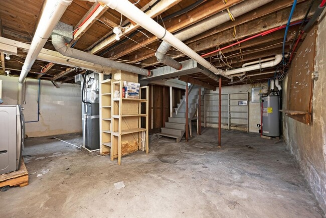 Building Photo - 211 N Mantle Ave
