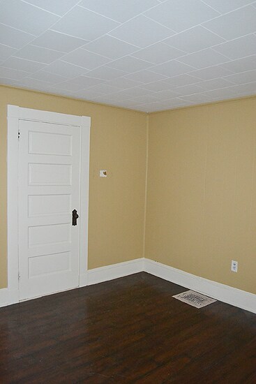 Building Photo - $1600 - 2BRM - 900ft2 - Bangor – Cumberlan...