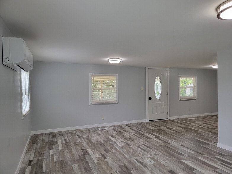 Building Photo - 625 Weavertown Rd