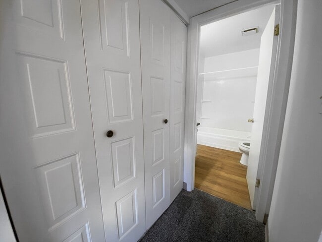 Building Photo - Evansville, Indiana*** 2 Bed 1 Bath $1079....
