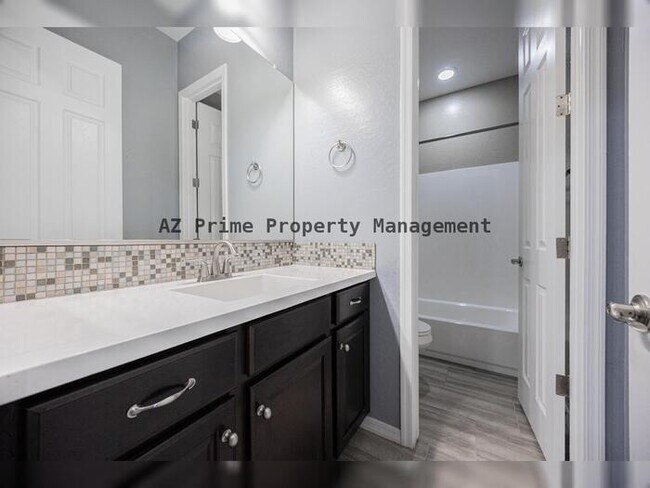 Building Photo - 3511 N Carlton St