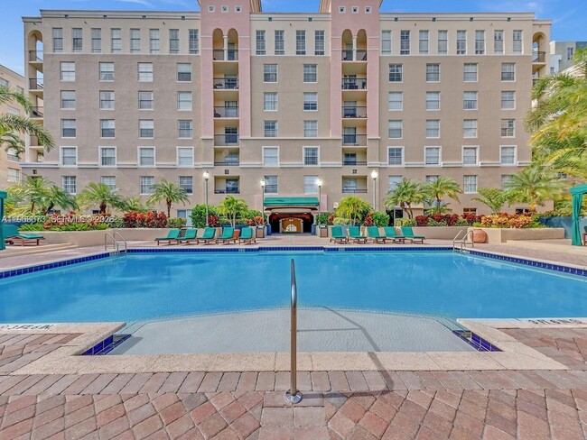 Building Photo - 520 SE 5 Ave