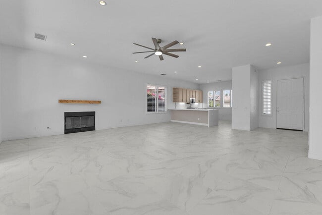 Building Photo - 74613 Waterlily Cir