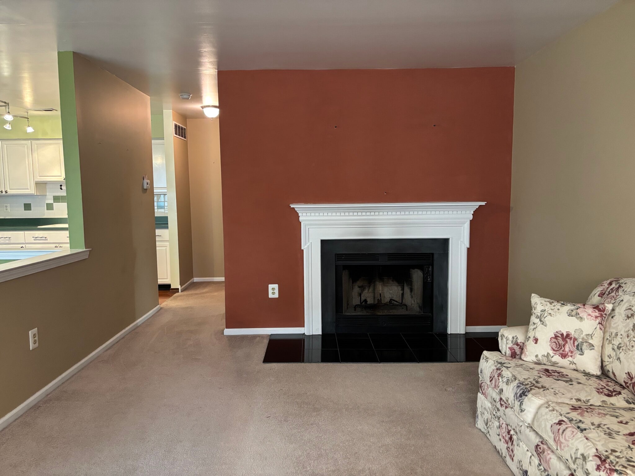 Building Photo - 637 Muhlenberg Dr