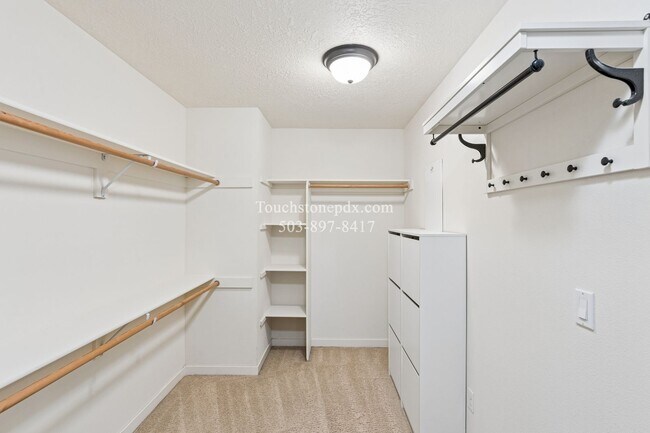 Building Photo - 37162 Coralburst St