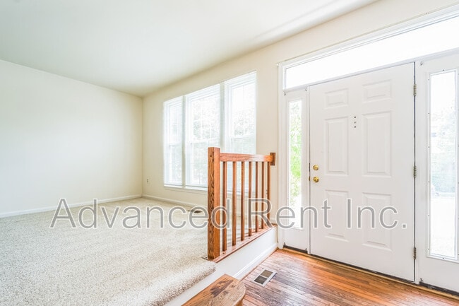 Building Photo - 8942 Quail Run Dr