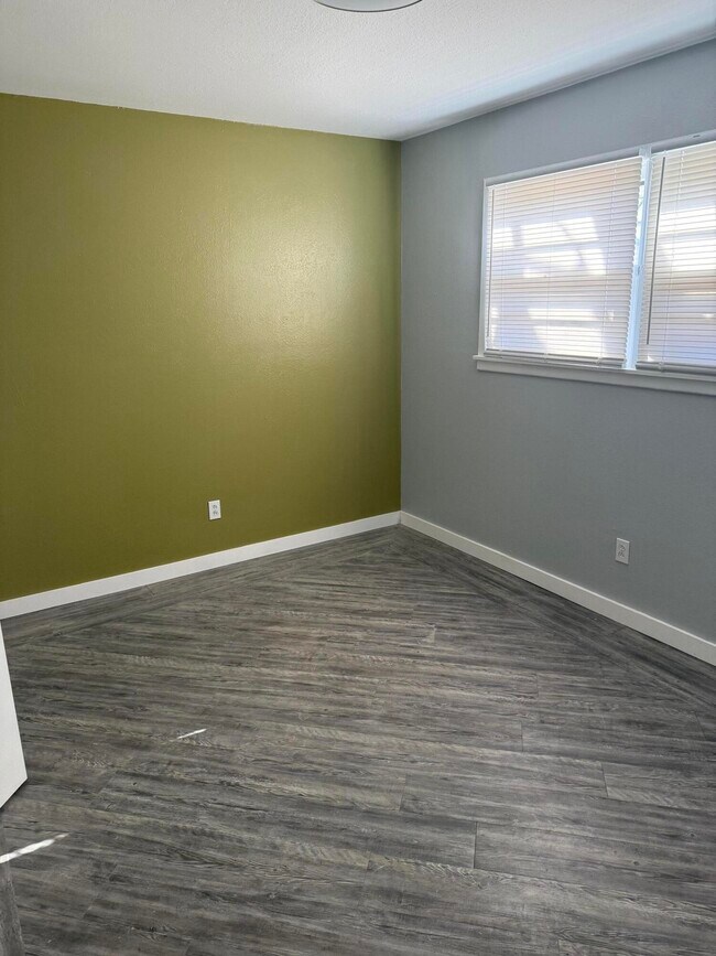 Building Photo - 4315 59th St