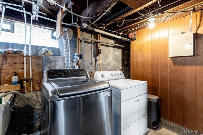 Building Photo - 230 Pennsylvania St