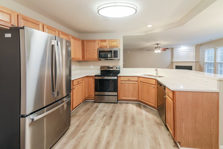 Building Photo - 5150 Wetlands Dr