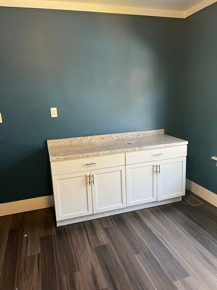 Kitchen - 114 E 119th St
