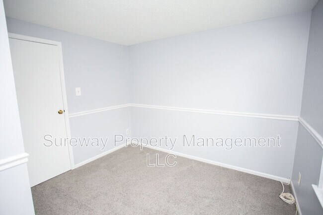 Building Photo - 57 Lady Diana Cir