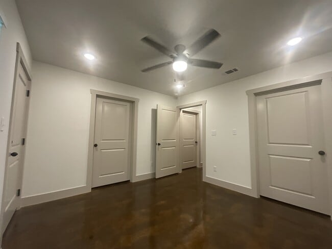 Building Photo - 533 Bradburn Rd