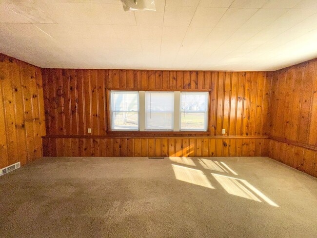 Primary Photo - 1900 E 22nd St