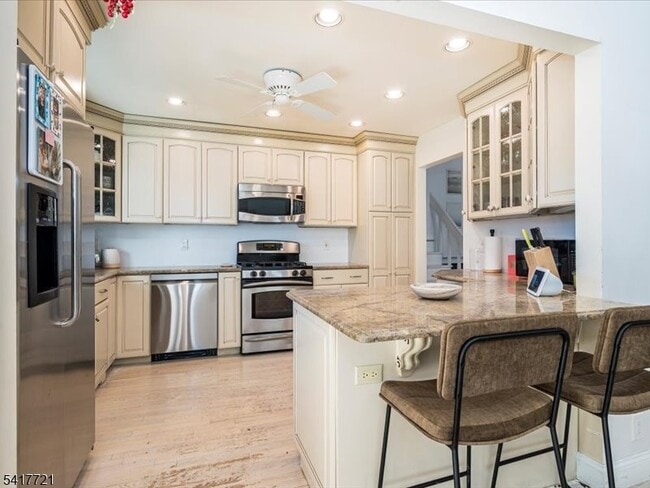 Building Photo - 15 Windemere Rd