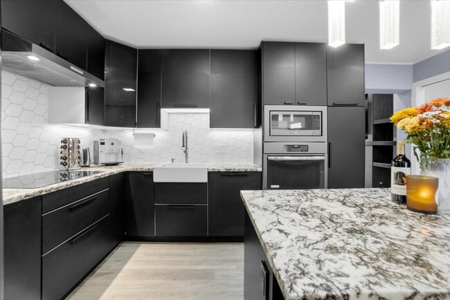 Building Photo - 16405 E Layton Ave