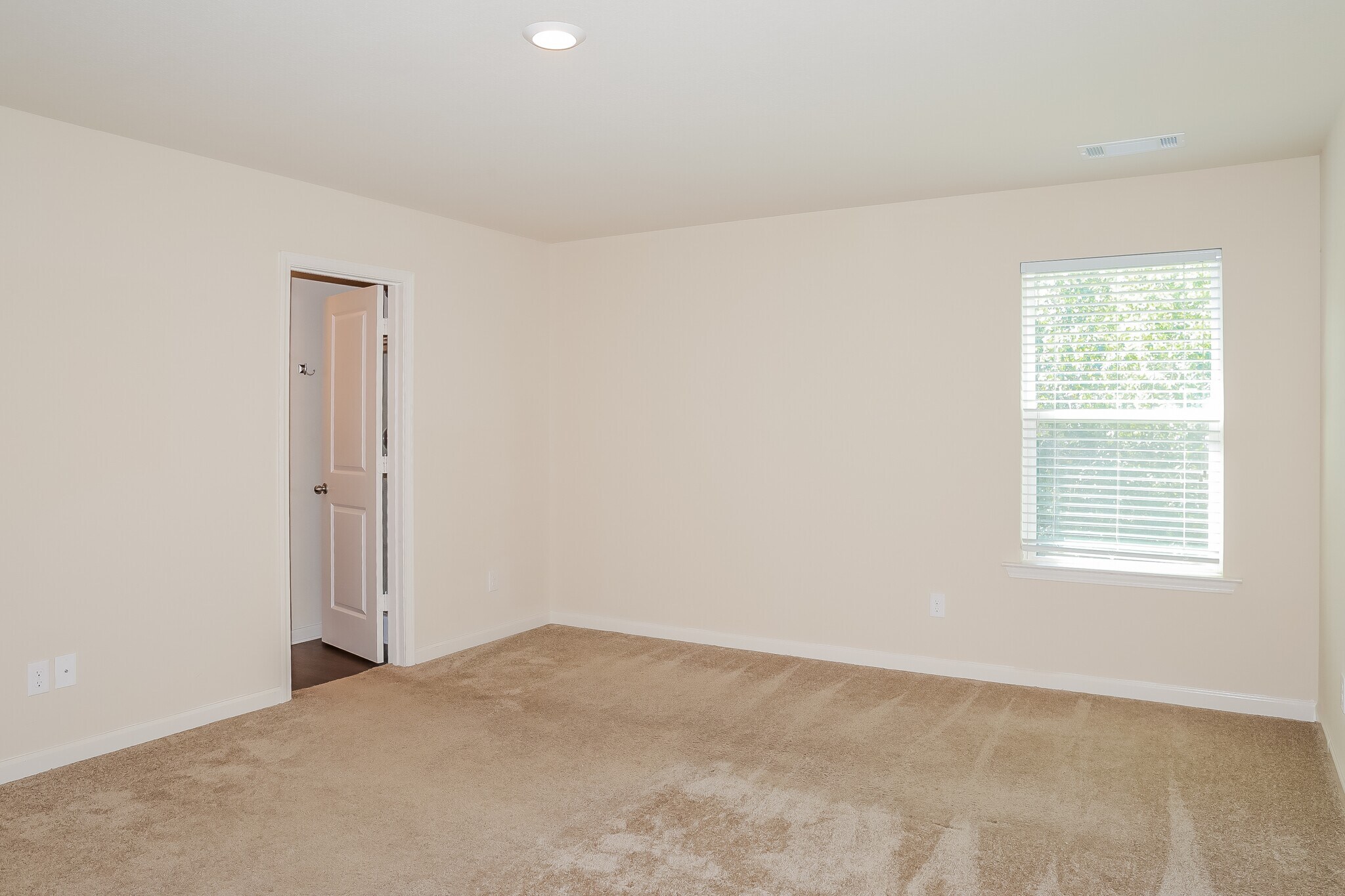 Building Photo - 576 Greenlee Rd