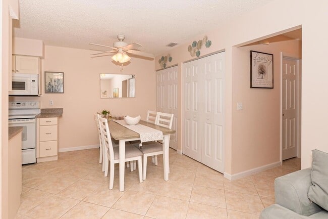 Building Photo - 3970 NW Cinnamon Tree Cir