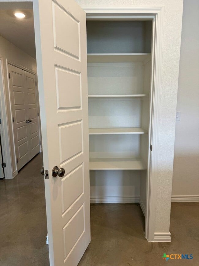 Building Photo - 1125 Lindsey Dr