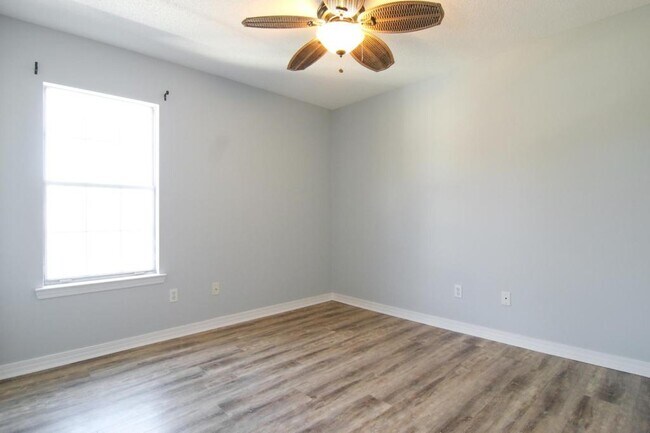 Building Photo - 7943 Audubon Dr