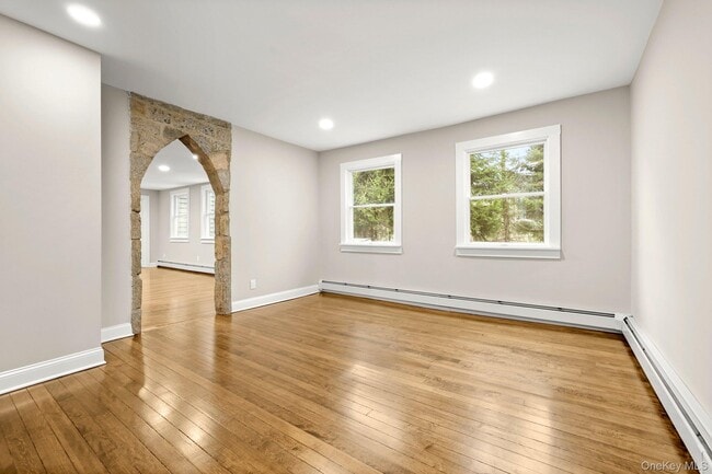 Building Photo - 22 Lake Ridge Rd