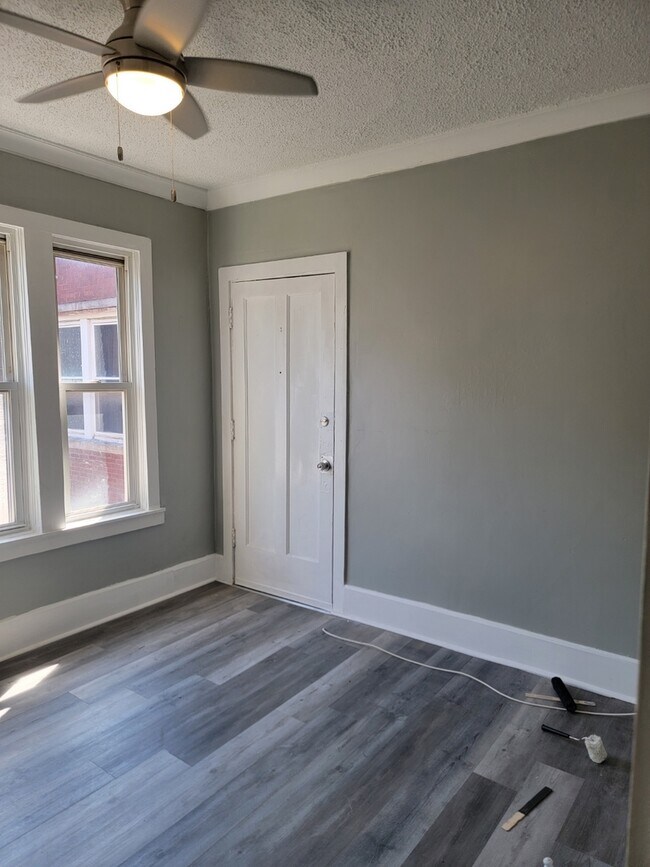 Building Photo - 9734 S Prairie Ave