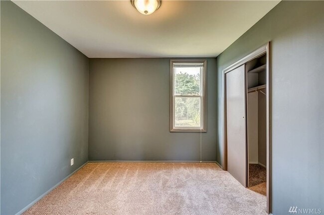 Building Photo - Pre-leasing September - 4bd/2bath