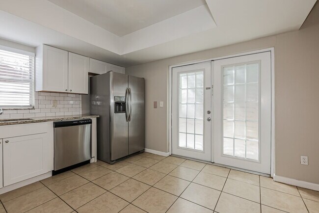 Building Photo - 16314 Caliente Pl