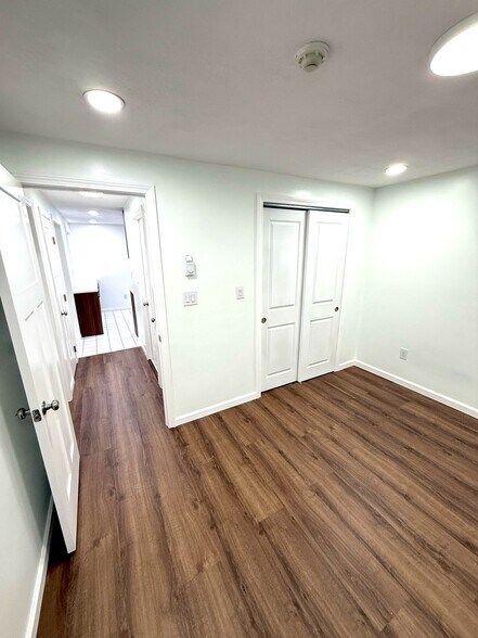 Building Photo - 15 Spencer Rd