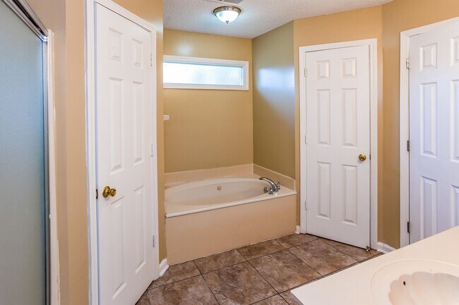 Building Photo - 6701 Walter Forest Cove