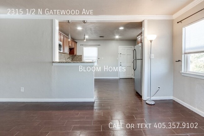 Building Photo - 2315 1/2 N Gatewood Ave-