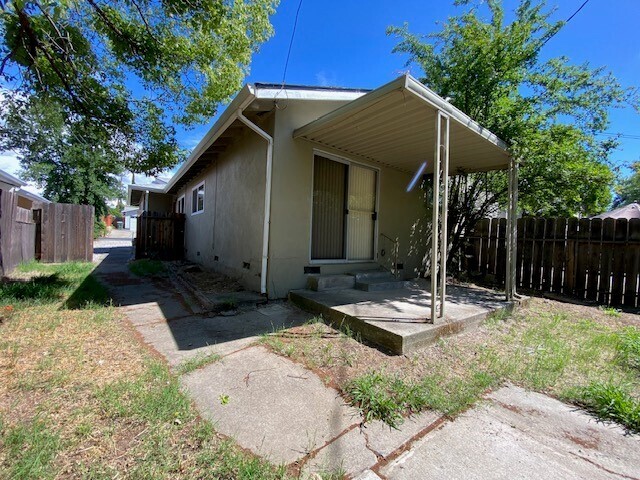 Building Photo - Charming 2-bedroom, 1-bath, 800 sq. ft. du...