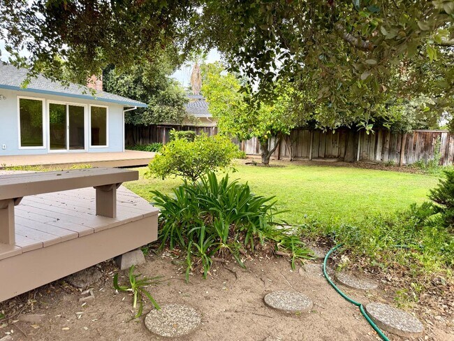 Building Photo - 975 Inverness Way