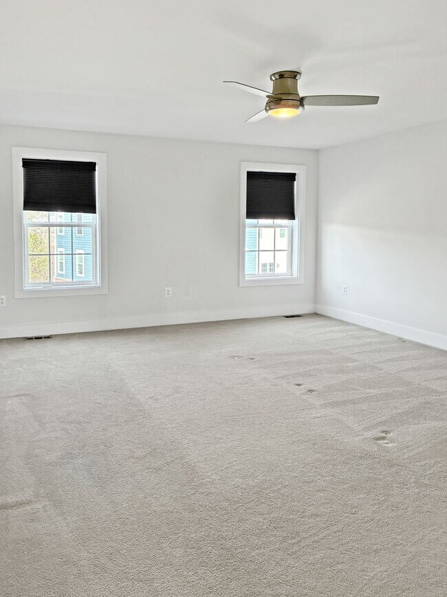 Building Photo - Modern 3 bed, 2.5 bath Townhouse in Henrico!